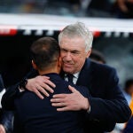 Ancelotti saluda a Borja Jiménez antes del Real Madrid-Leganés