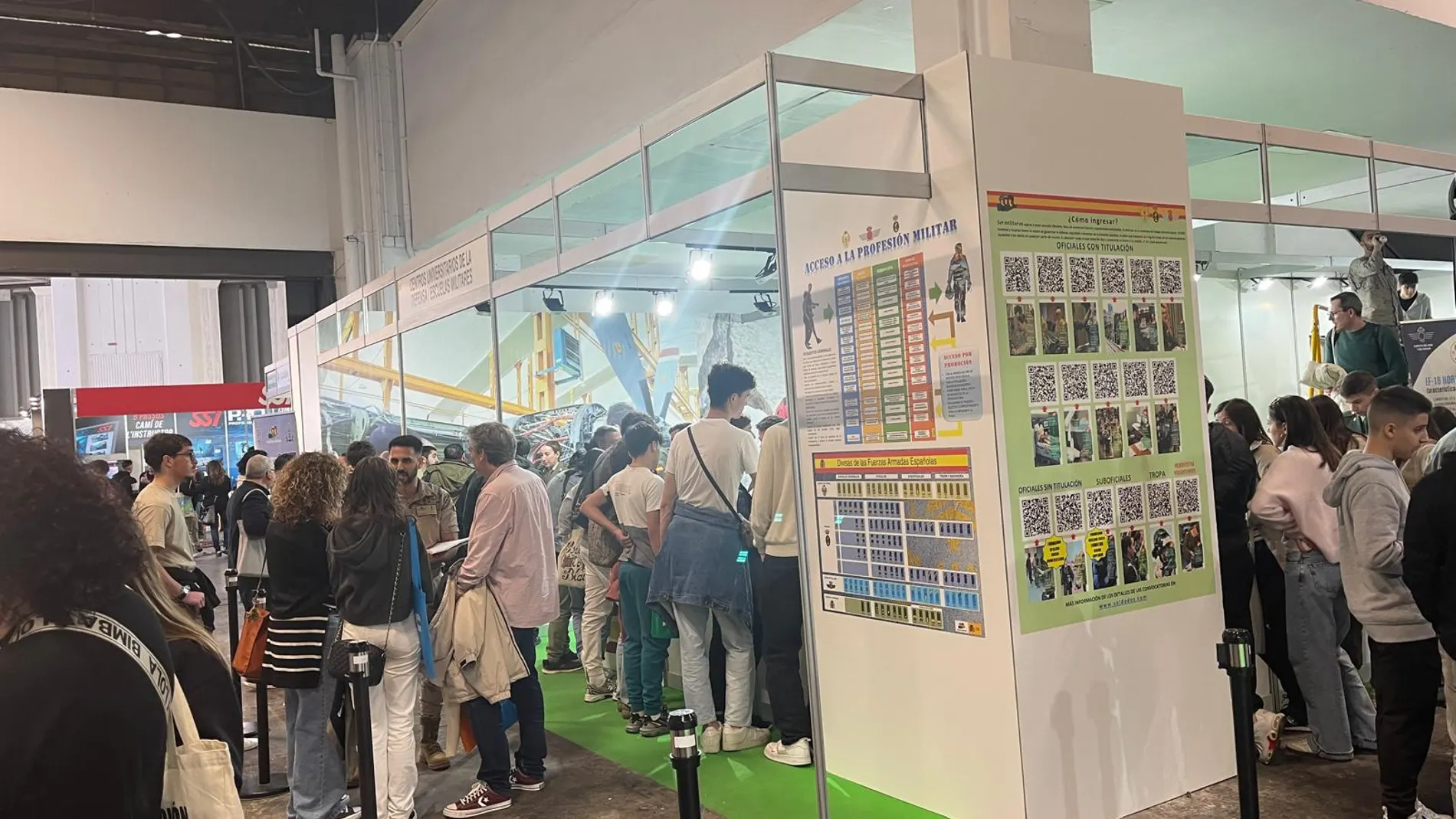 Imagen del stand del Ejército en el Salón de la Enseñanza