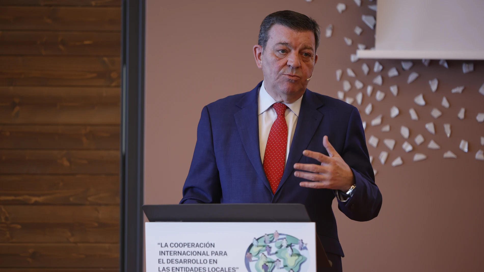El consejero de la Presidencia, Luis Miguel González Gago, durante el foro de LA RAZÓN