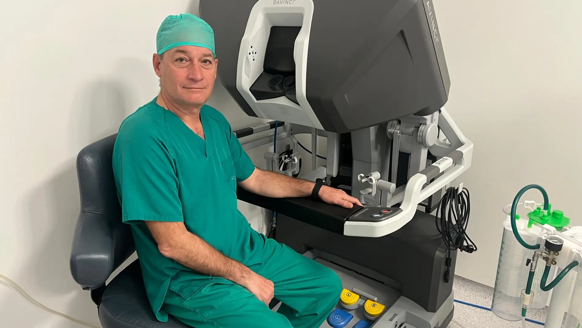 El Dr. Fernando Carbonell Castello, médico adjunto Servicio de Cirugía General y Digestiva del IVO