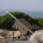 Lanzamiento de un misil Amraam desde un batería Nasams española