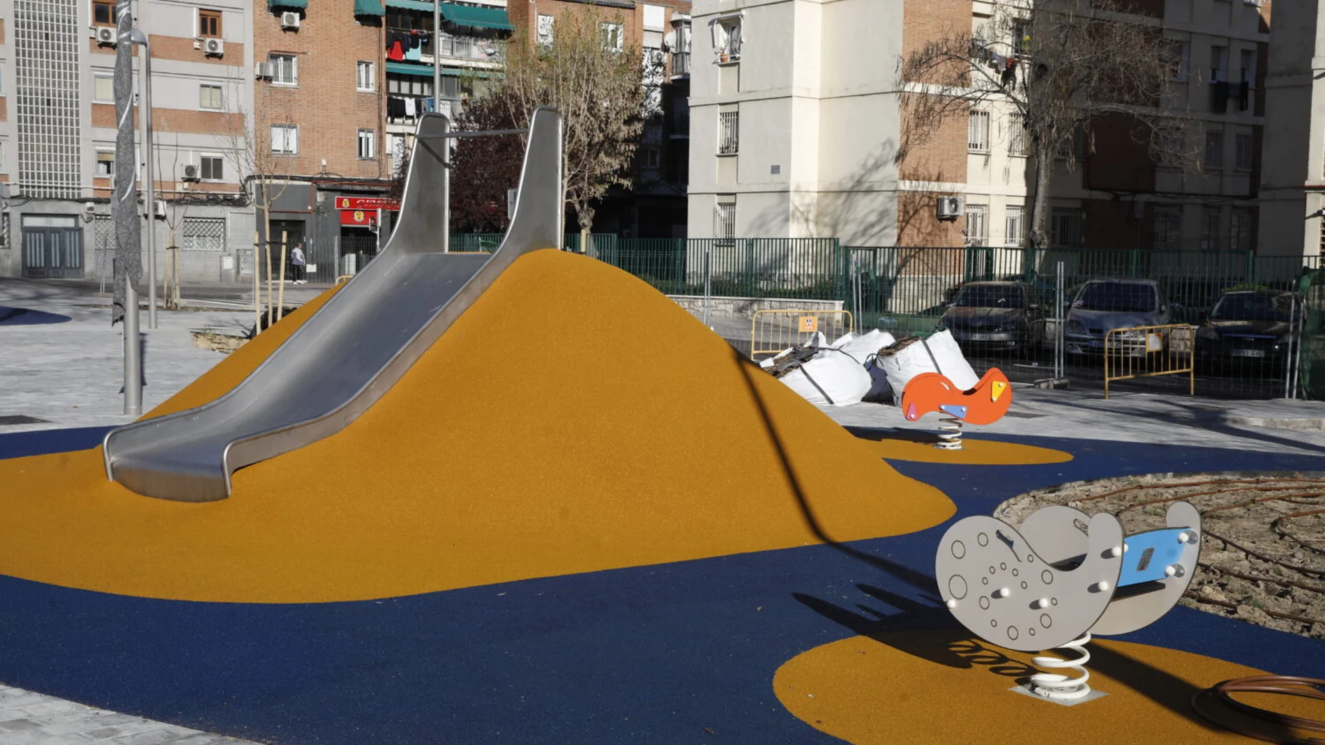 Nueva zona infantil en Villaverde