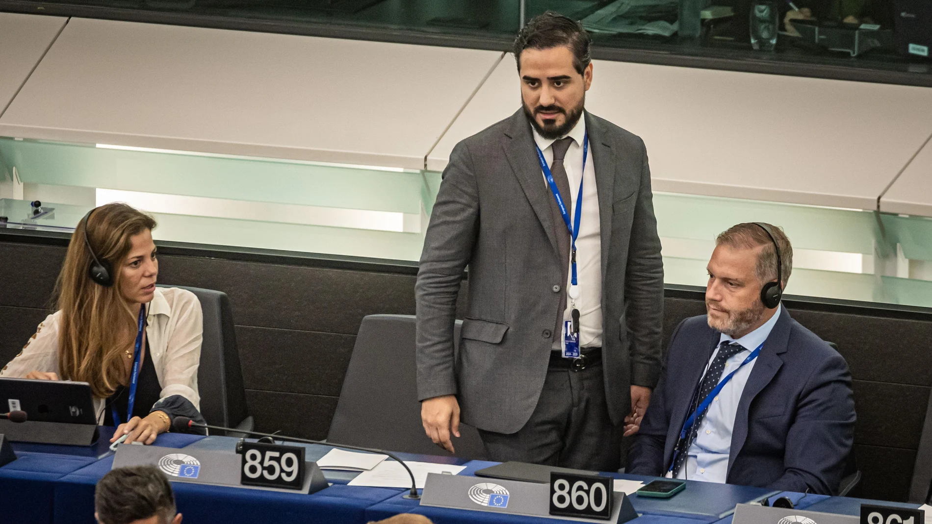 Strasbourg (France), 16/07/2024.- Spanish MEP Alvise Perez (C) attends a plenary session of the European Parliament in Strasbourg, France, 16 July 2024. The first session of the new European Parliament opened on 16 July, with MEPs electing their president for the next two and a half years. (Francia, Estrasburgo) EFE/EPA/CHRISTOPHE PETIT TESSON