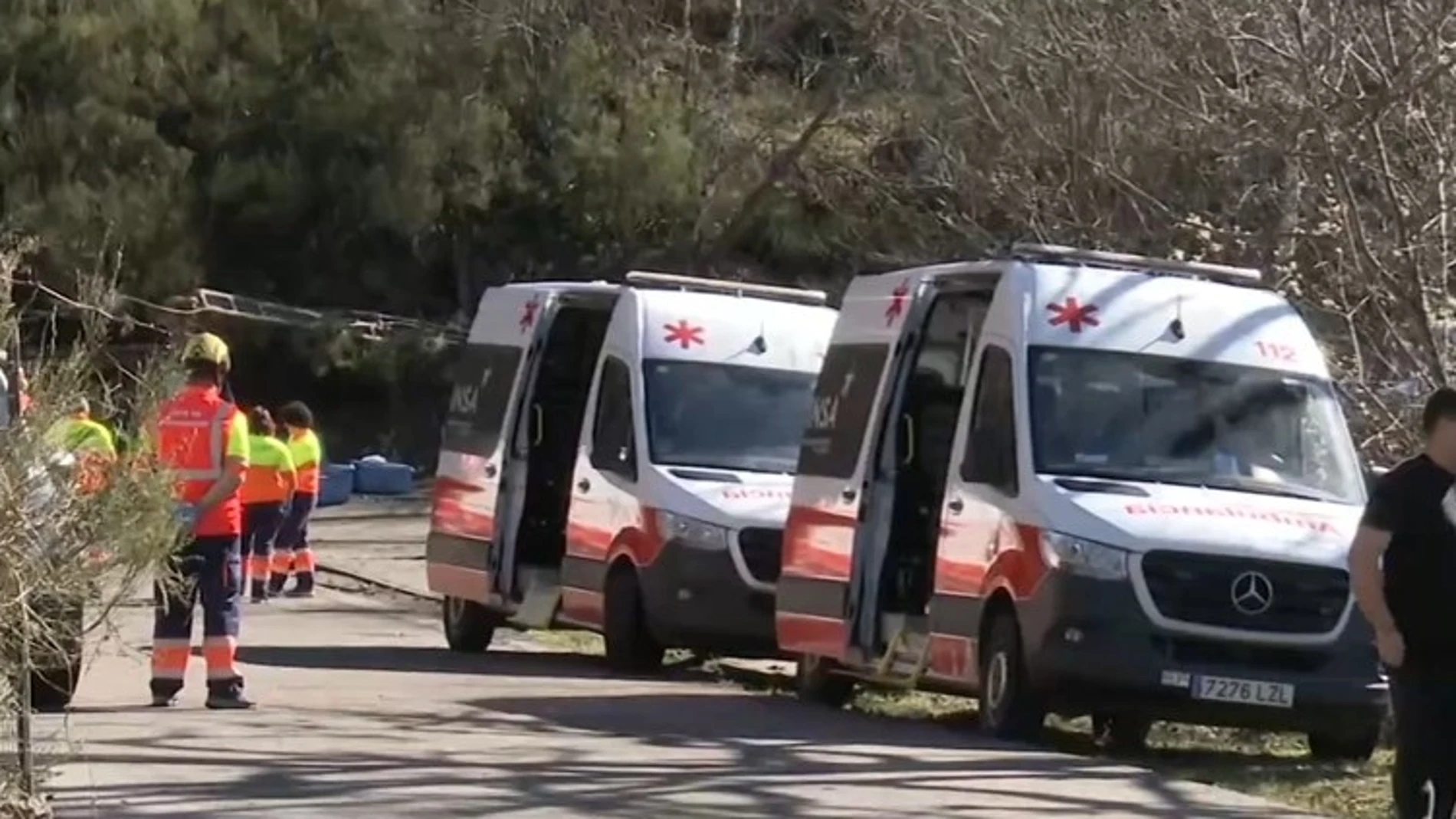 Ambulancias en Cerredo REMITIDA / HANDOUT por CAPTURA DE LA SEÑAL DE RTPA Fotografía remitida a medios de comunicación exclusivamente para ilustrar la noticia a la que hace referencia la imagen, y citando la procedencia de la imagen en la firma 31/03/2025