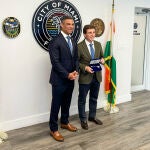 Martínez-Almeida, junto al alcalde de Miami, Francis Suárez