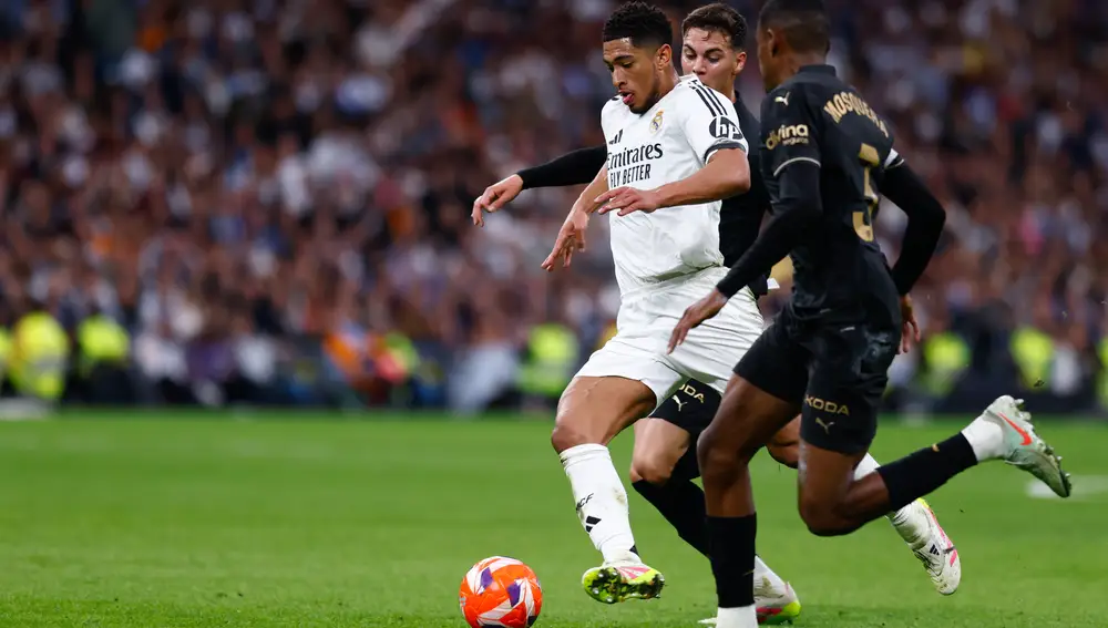 Real Madrid v Valencia CF - LaLiga EA Sports