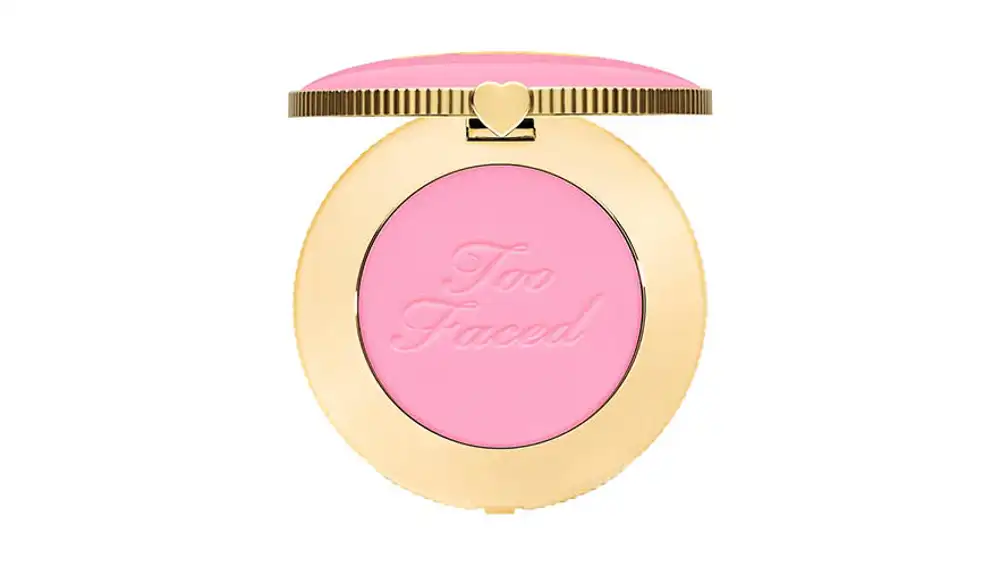 Colorete en polvo 'Cloud Crush Blush'.