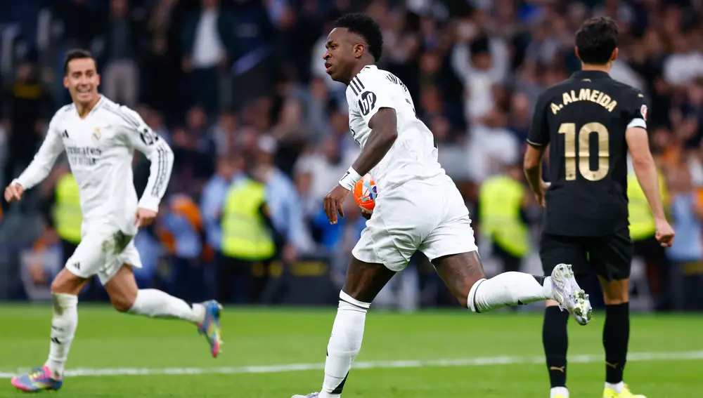 Real Madrid v Valencia CF - LaLiga EA Sports