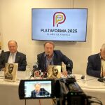 De izquierda a derecha, Juan Chicharro, Javier García Isac y Álvaro Romero, durante la presentación de Plataforma 2025, el pasado martes
