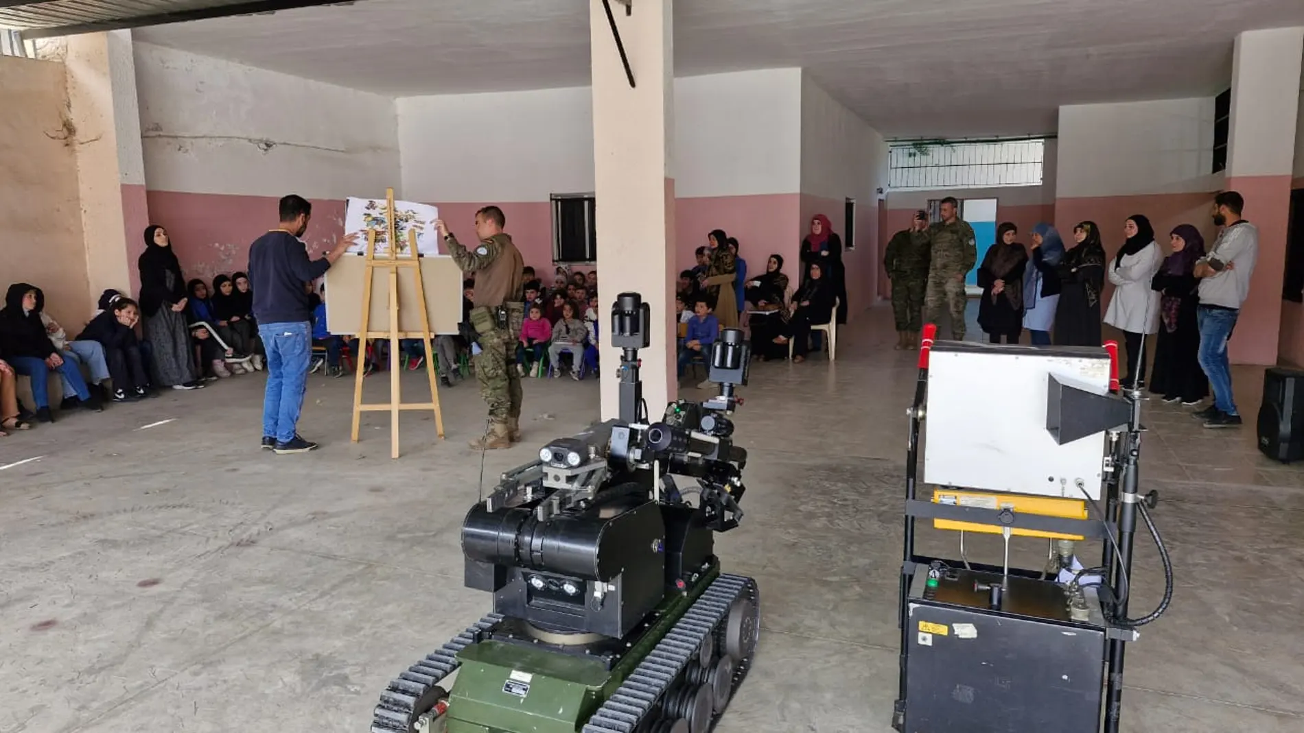Conferencia de los militares españoles sobre municiones sin explosionar en Líbano