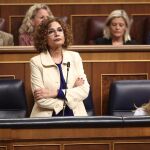 Montero afronta una ofensiva en el Congreso por sus palabras sobre la presunción de inocencia y los aranceles de Trump