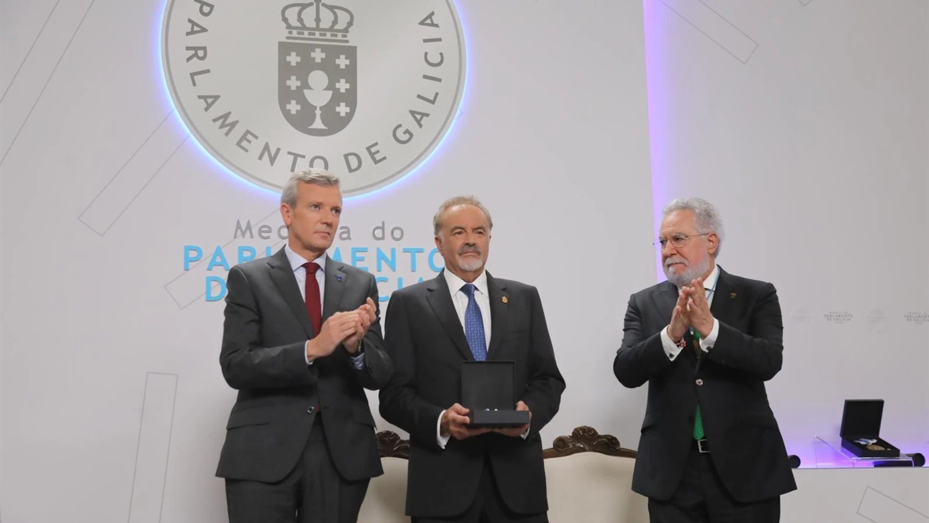 Santalices reafirma la vocación europeísta de Galicia y celebra la cultura en el aniversario del Estatuto de Autonomía