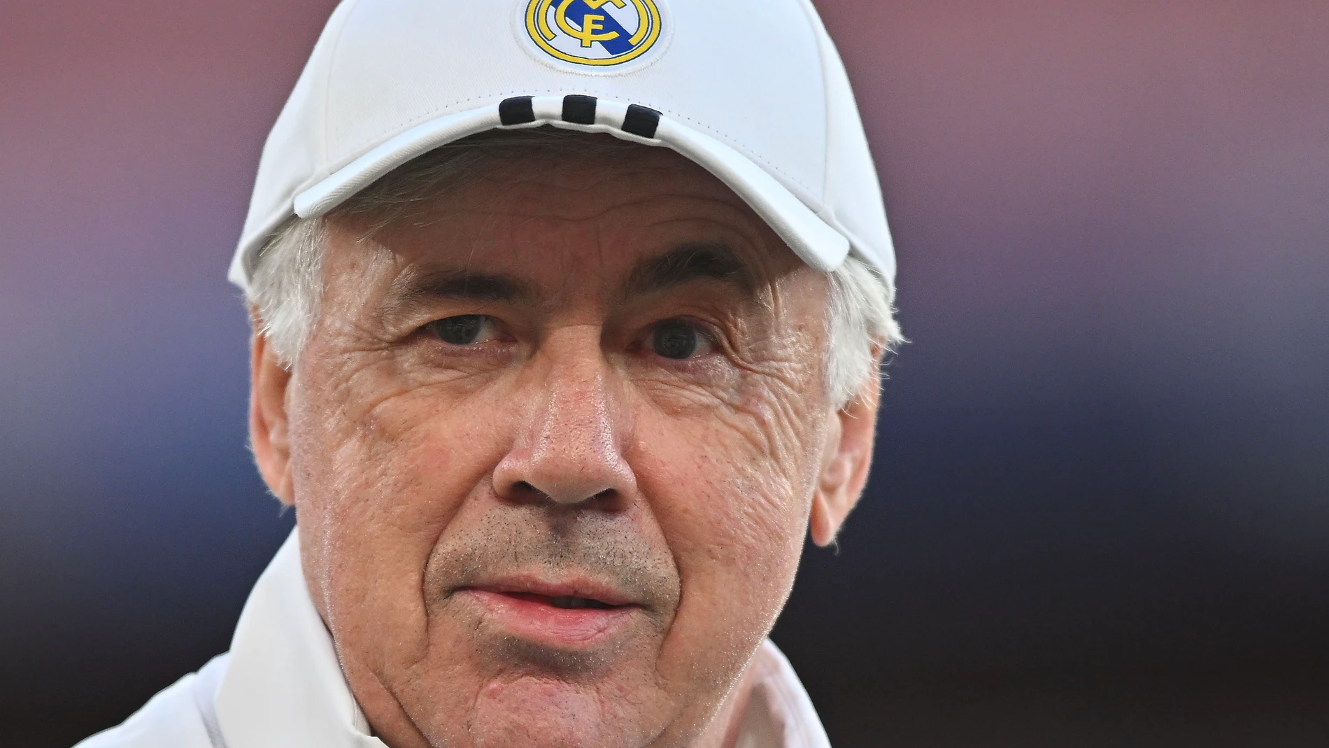 LONDON (United Kingdom), 07/04/2025.- Real Madrid's head coach Carlo Ancelotti leads a training session at Arsenal stadium in London, Britain, 07 April 2025. Arsenal face Real Madrid in a UEFA Champions League quarter-finals 1st leg soccer first round match on 08 April. (Liga de Campeones, Reino Unido, Londres) EFE/EPA/VINCE MIGNOTT