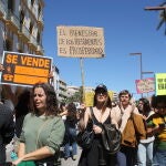 La ciudadanía de Balears toma las calles para protestar por los precios de la vivienda: "Se alquila nuestra vida"