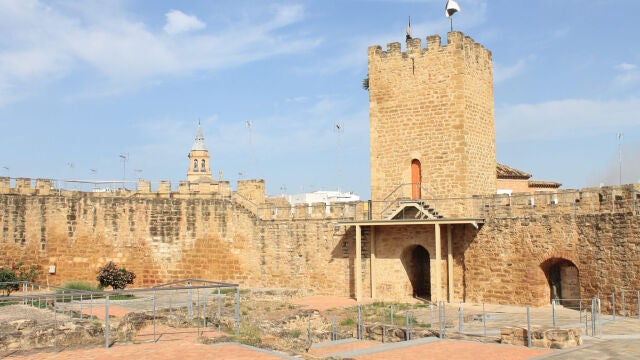 Así es la fortaleza donde murió asesinado Macías el Enamorado, cuyas relaciones inspiraron obras de Lope de Vega y Larra.