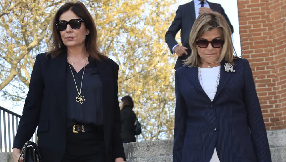 Nuria González y Cari Lapique