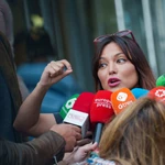 Elisa Mouliaá llega a los Juzgados de Plaza Castilla para entregar su móvil . David Jar