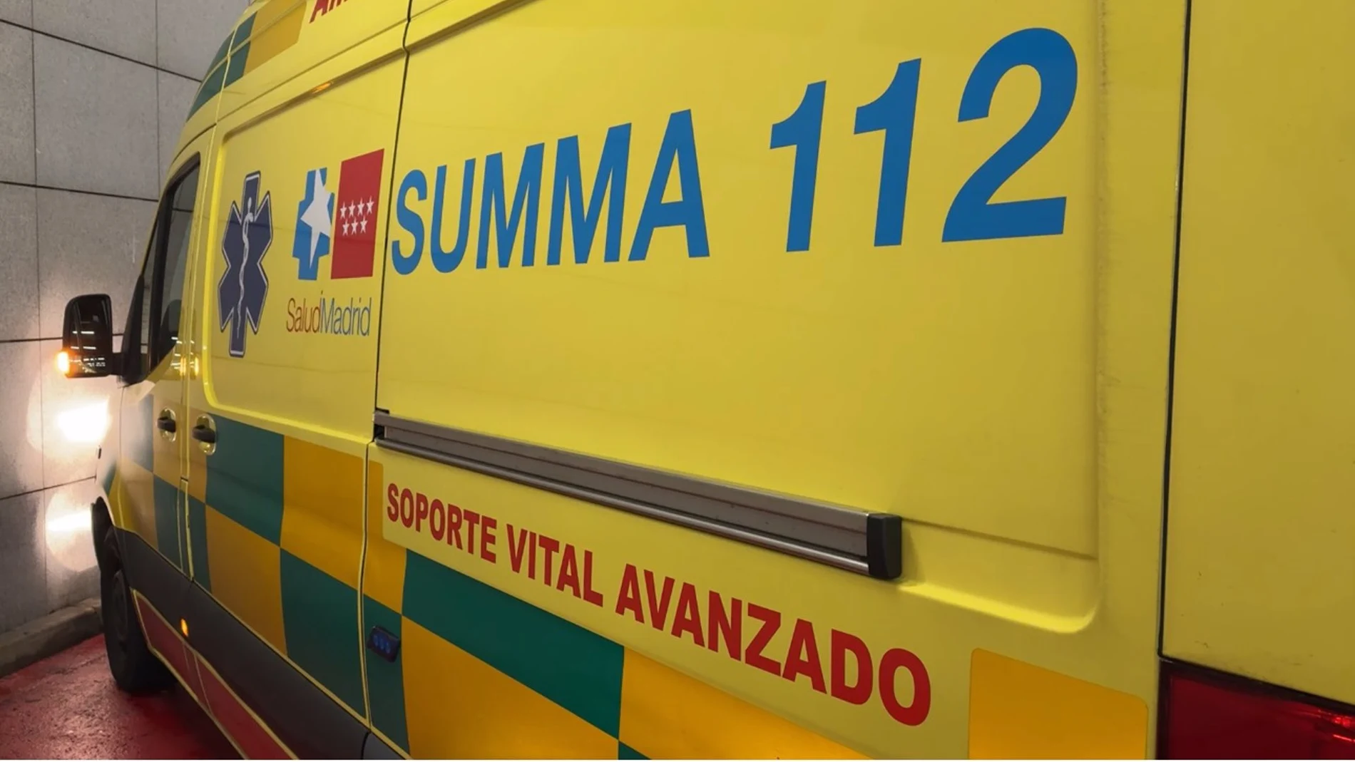 MADRID.-Sucesos.- En estado grave un escalador que cayó desde una altura de siete metros en un centro comercial de Alcorcón
