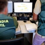 Investigadores de la Guardia Civil 