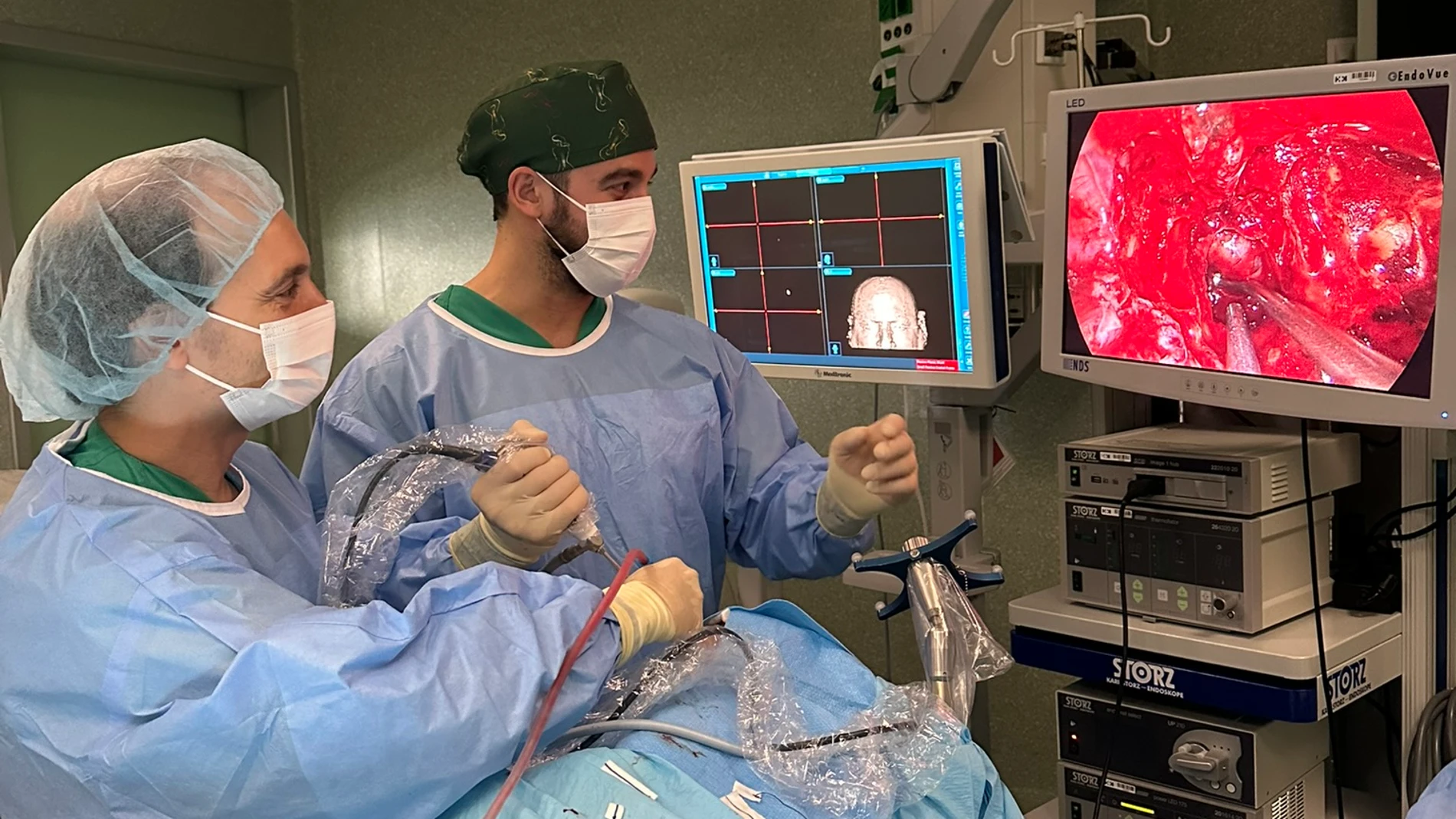 Detalle de una cirugía de tumor de hipófisis