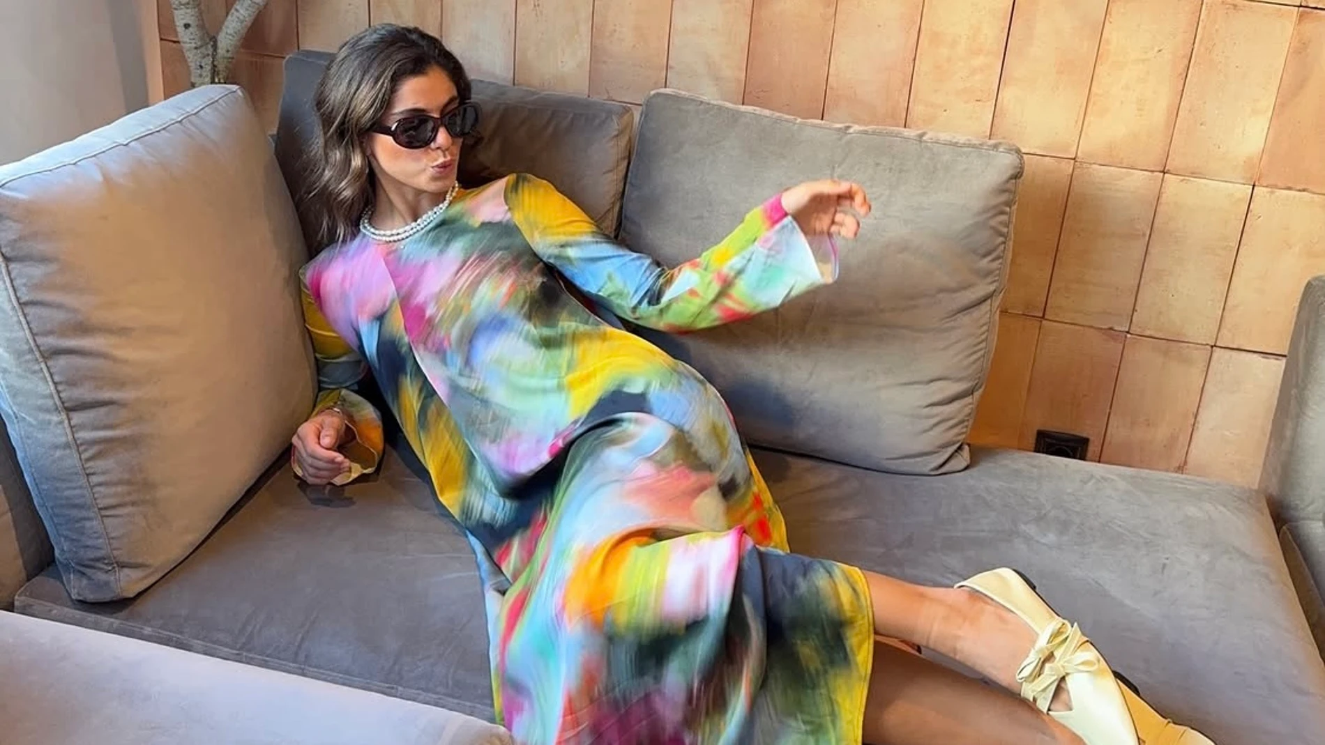 Influencer española con look ‘made in Spain’.