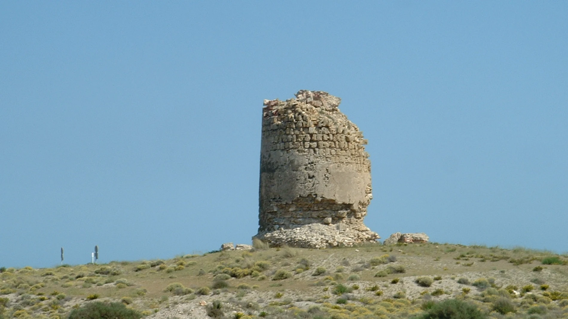 La Torre de los Cerrillos, una Atalaya troncocónica del antiguo sistema de vigilancia costera