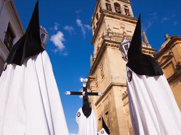 La Semana Santa es una de las fechas más importantes para los cristianos y una celebración muy famosa en España, con procesiones durante días en ciudades de cualquier parte del país La Semana Santa es una de las fechas más importantes para los cristianos y una celebración muy famosa en España, con procesiones durante días en ciudades de cualquier parte del país