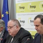 El consejero de Sanidad, Alejandro Vázquez, comparece ante la Comisión de Sanidad de la Federación Regional de Municipios y Provincias (FRMP).