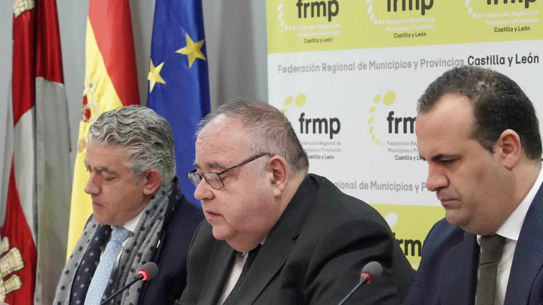 El consejero de Sanidad, Alejandro Vázquez, comparece ante la Comisión de Sanidad de la Federación Regional de Municipios y Provincias (FRMP).