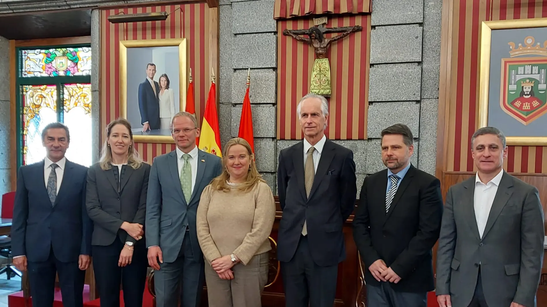La alcaldesa de Burgos, Cristina Ayala, recibe a la expedición alemana