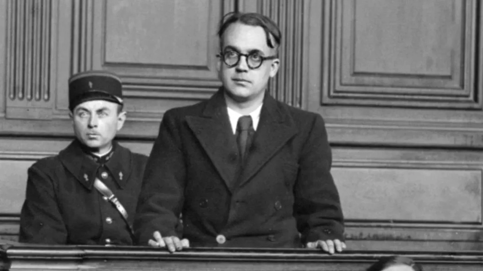 Robert Brasillach durante un mitin en París durante la Segunda Guerra Mundial