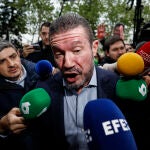 El exsecretario autonómico de Emergencias, Emilio Argüeso, llega a los juzgados de València
