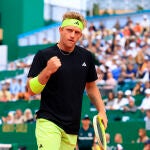 Alejandro Davidovich celebra un punto ante Alexei Popyrin en Montecarlo este viernes