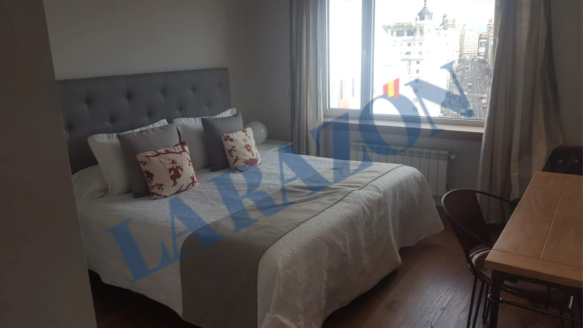 Dormitorio del piso de Jesica en Plaza de España