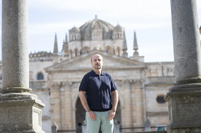 Pablo Durán, director del Coro del Miserere: “Te emociona, independientemente de si sientes, crees o no crees” Pablo Durán, director del Coro del Miserere: “Te emociona, independientemente de si sientes, crees o no crees”