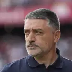 Fútbol.- García Pimienta, destituido como entrenador del Sevilla