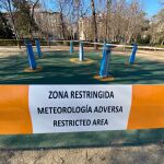 El Retiro y otros 8 parques de Madrid mantienen este domingo zonas balizadas por condiciones meteorológicas adversas