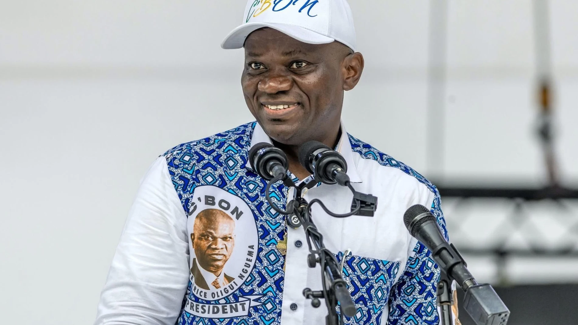 El jefe de la junta militar de Gabón, Brice Oligui Nguema REMITIDA / HANDOUT por PRESIDENCIA DE GABÓN Fotografía remitida a medios de comunicación exclusivamente para ilustrar la noticia a la que hace referencia la imagen, y citando la procedencia de la imagen en la firma 13/04/2025