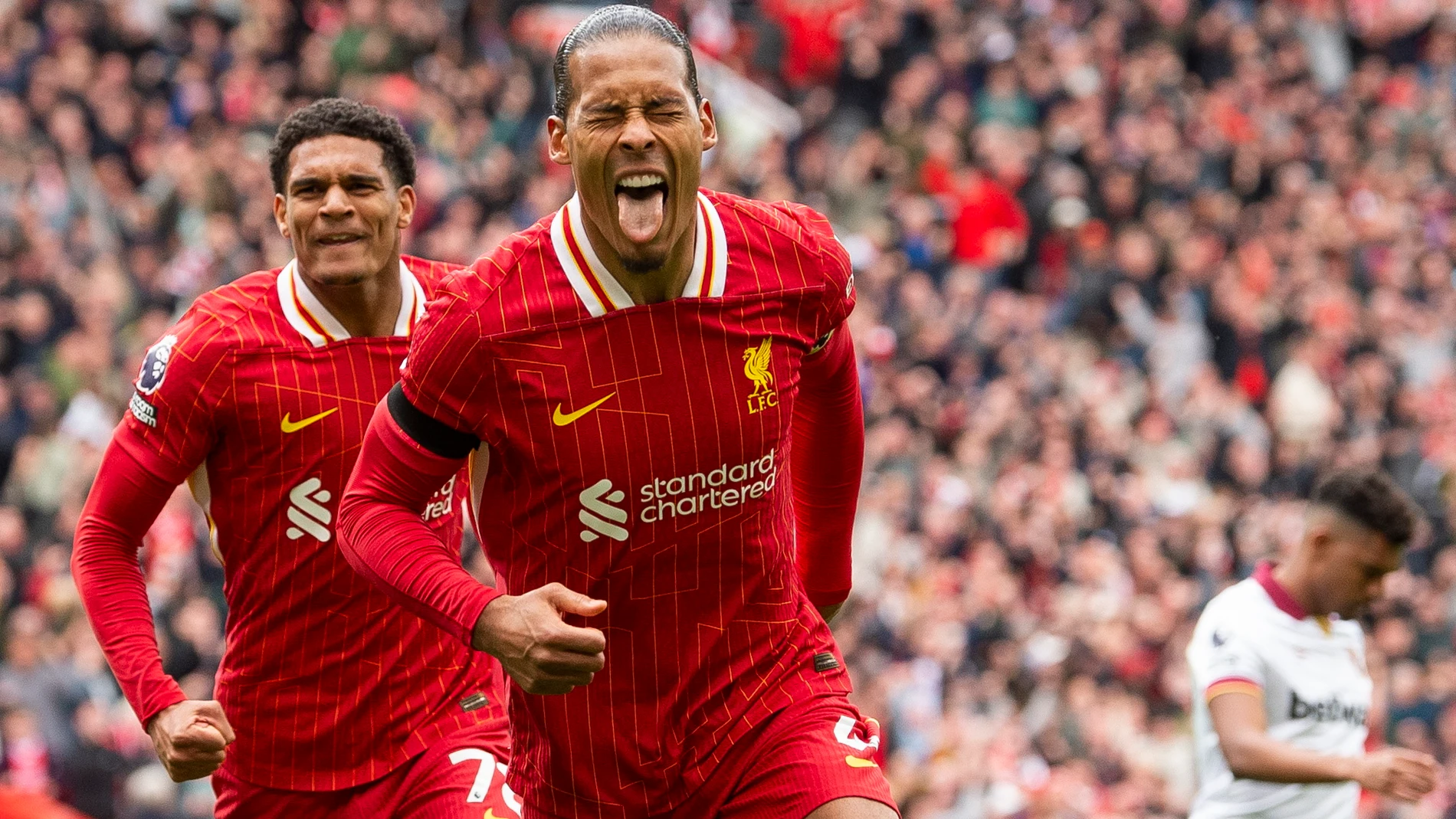 LIVERPOOL (United Kingdom), 13/04/2025.- Virgil van Dijk captain of Liverpool celebrates after scoring the winning goal during the English Premier League soccer match between Liverpool FC and West Ham United, in Liverpool, Britain, 13 April 2025. (Reino Unido) EFE/EPA/PETER POWELL EDITORIAL USE ONLY. No use with unauthorized audio, video, data, fixture lists, club/league logos, 'live' services or NFTs. Online in-match use limited to 120 images, no video emulation. No use in betting, games or ...