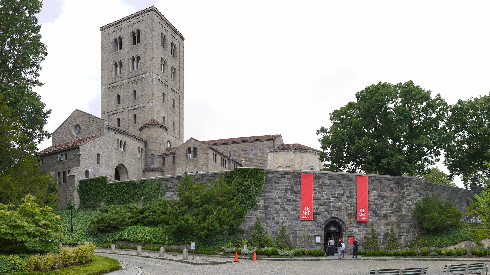Los Cloisters de Nueva York sobre el río Hudson