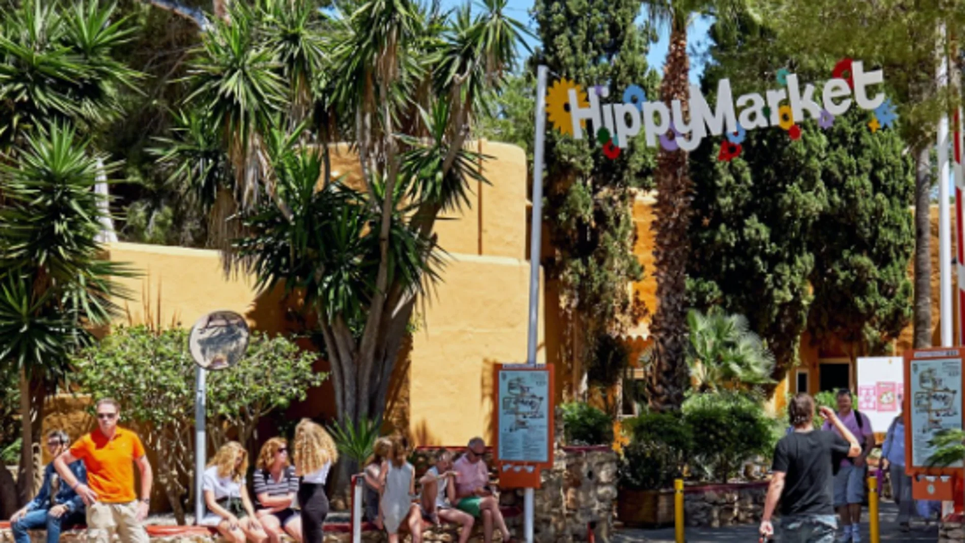 Los mercadillos hippies que son una visita imprescindible durante las vacaciones en Ibiza