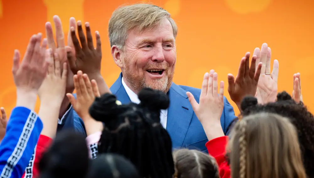 Dutch royal couple attends King's Games at elementary school