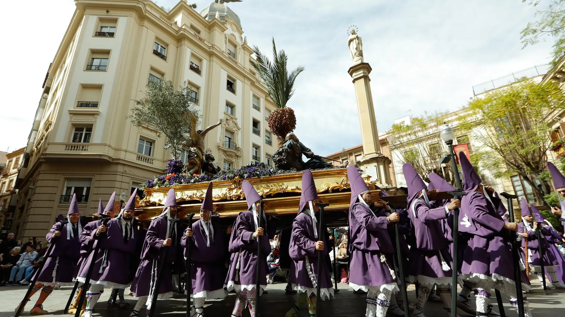 MURCIA.-S.Santa.- Nuestro Padre Jesús Nazareno estrena una nueva túnica este Viernes Santo