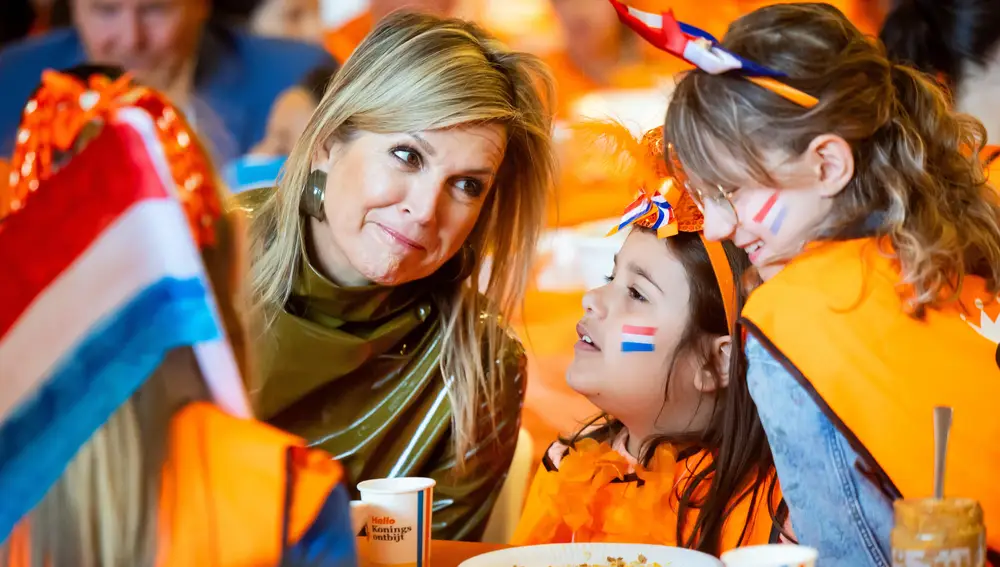 Dutch royal couple attends King's Games at elementary school