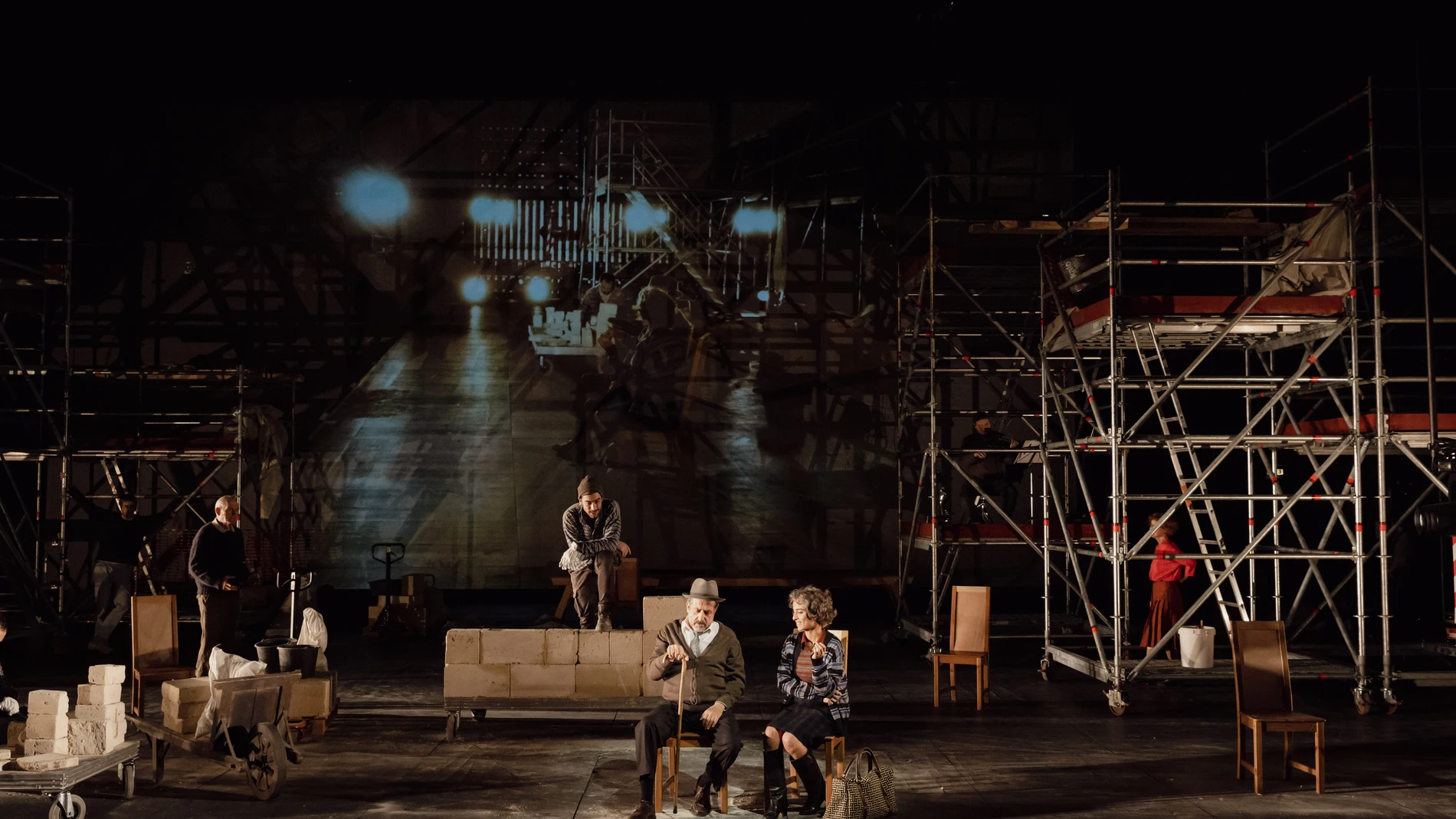 La escenografía de «House» gira en torno a la construcción de un edificio