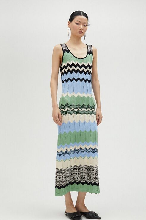Vestido multicolor.