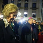La Reina Sofía asiste a la Madrugá de Sevilla y muestra su devoción por la Semana Santa