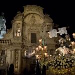 MURCIA.-S.Santa.- La Misericordia, Servitas y el Sepulcro, protagonistas del luto nazareno del Viernes Santo en Murcia