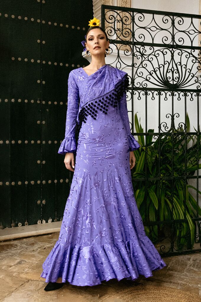 Traje de flamenca con bordados.