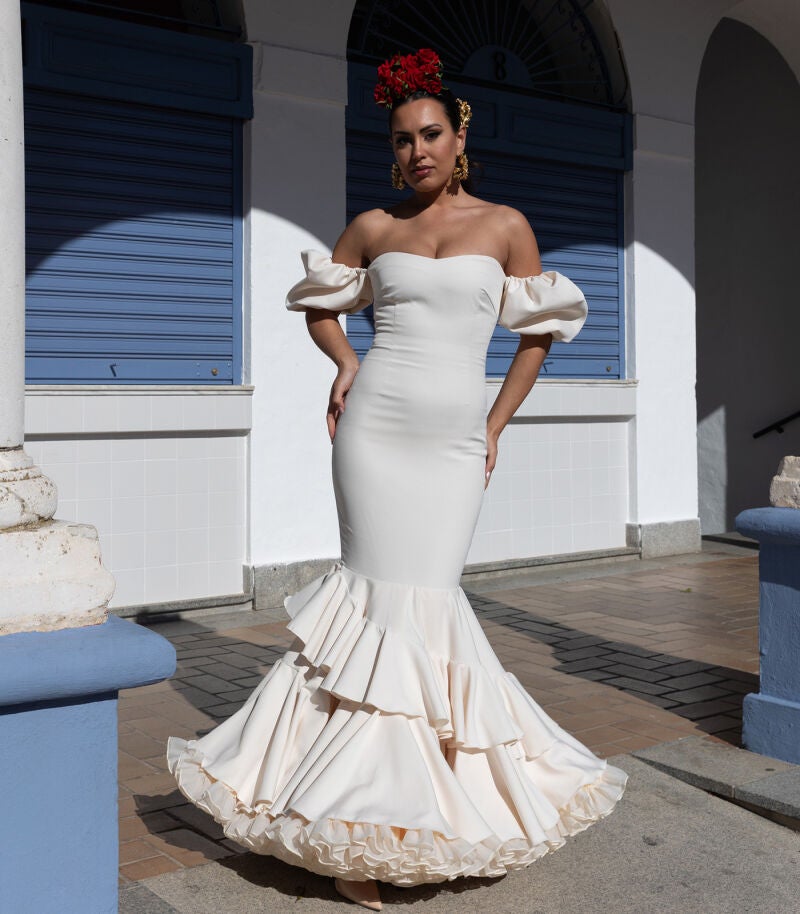 Traje de flamenca con mangas abullonadas.